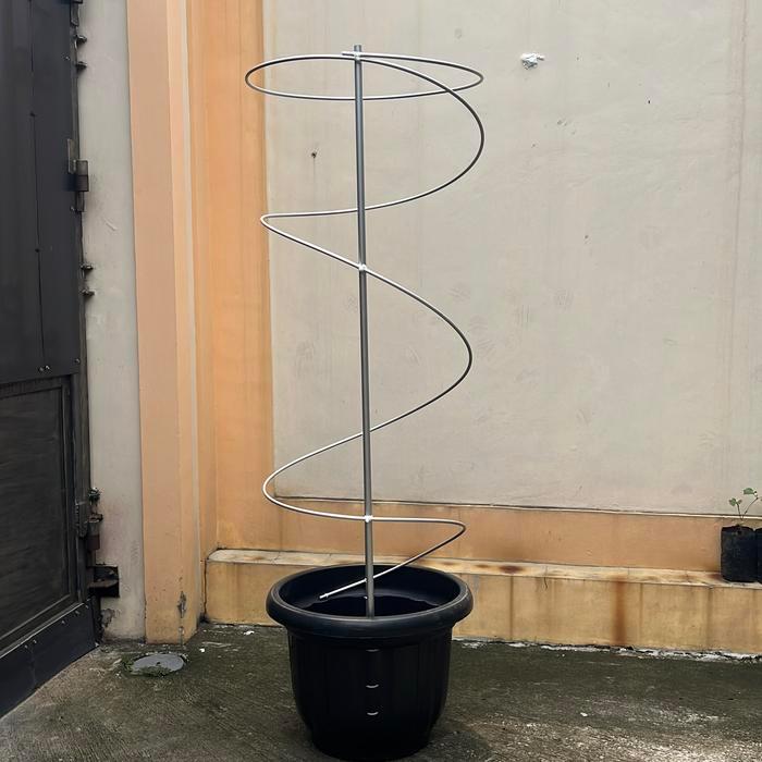 Tiang Rambatan Tanaman Anggur