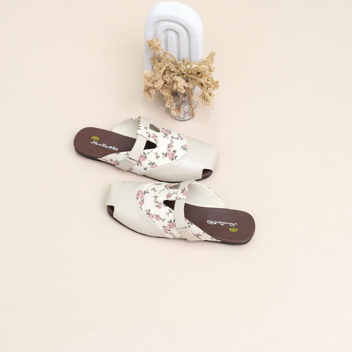 Sandal Flat Wanita Jambrella Dasha Cream Sandal Slop Wanita Simple