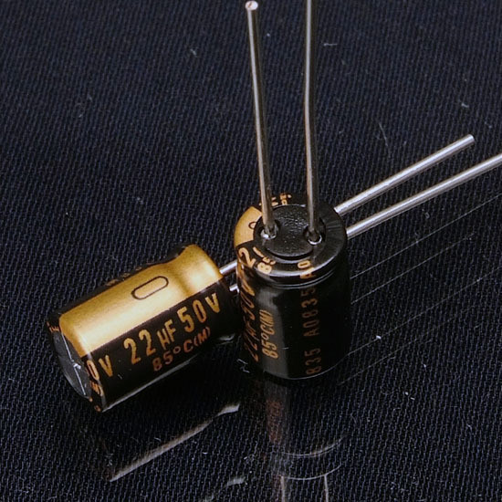 2020 Hot Sale 10Pcs/30Pcs New Japanese Original Nichicon Audio Electrolytic Capacitor Kz 22Uf/50V