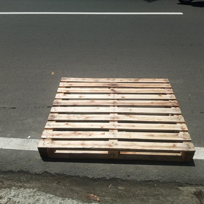 Palet kayu bekas 120 x 100 x 12 cm