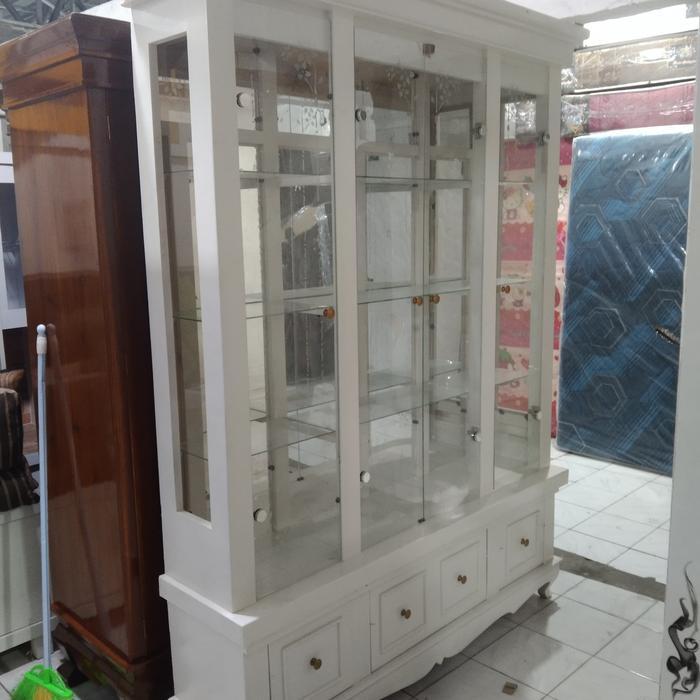 Lemari Hias Pajangan Kristal Kaca 4 Pintu Putih