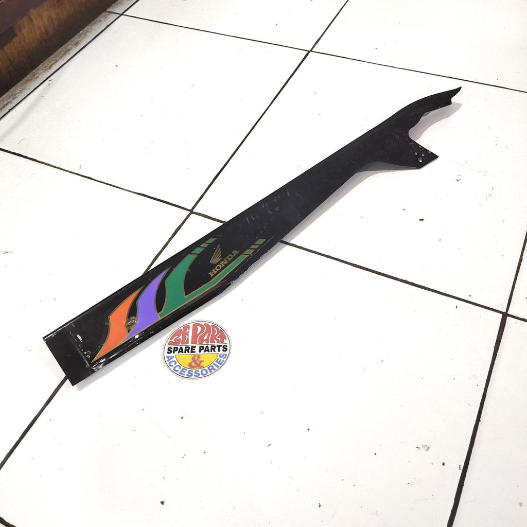 Tutup rantai Honda CB100 CB GL100 GL ketengkas rante besi plat