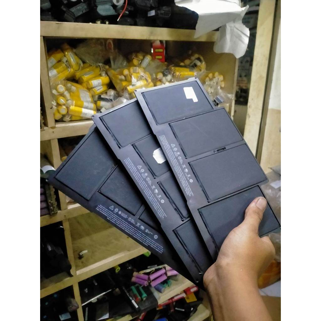 baterai polimer bekas laptop macbook rusak 4 cell 3350mah tertulis