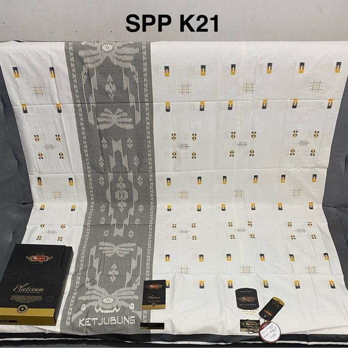 Sarung Ketjubung Platinum Gold Spp Hitam Putih