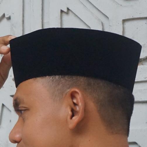 Songkok MOSCLO SUNAN KUDUS Kopiah Nusantara Peci Hitam Ketu Beludru