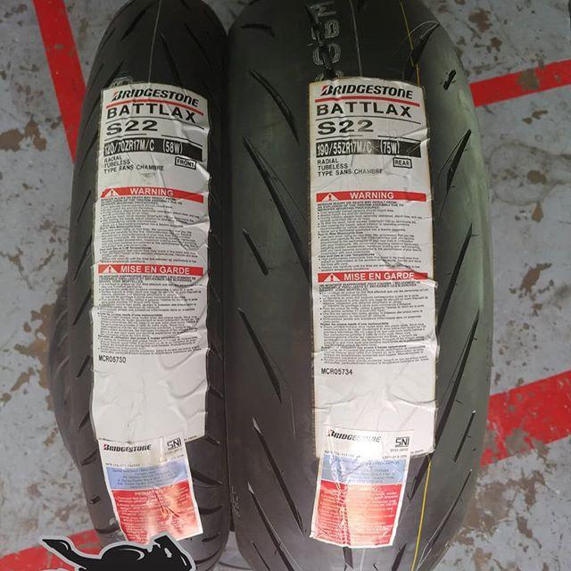 Ban Battlax Bridgestone S22 120-70 17 dan 190-55 17