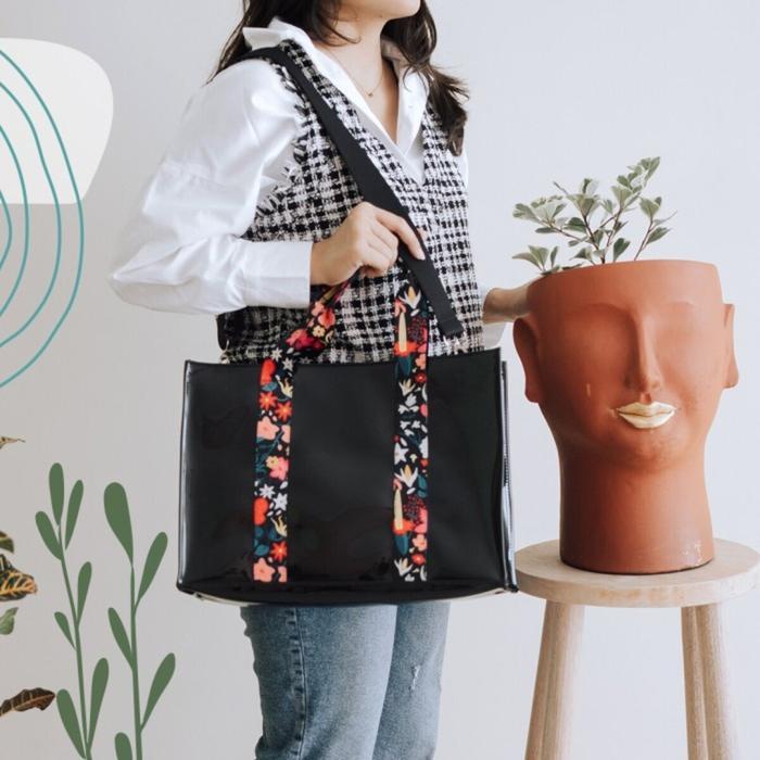 SOVLO Tas Cleo Kembang Nusantara Hitam - Tas Selempang Wanita / Tas PVC Transparan / Tas Kerja Hitam