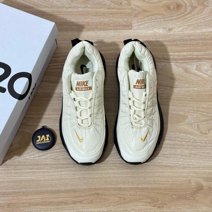 Sepatu Sneakers Nike Air Max 720 - 818 Cream Black Pria Terlaris