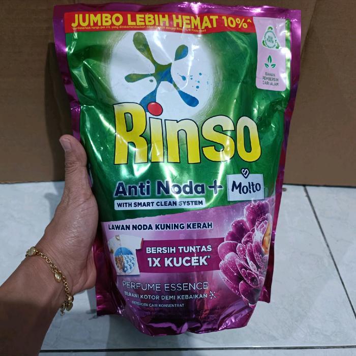 Top (KEMASAN JUMBO) RINSO MOLTO Perfume Essence Deterjen Cair 1,65L Lavender / Rose Fresh Random
