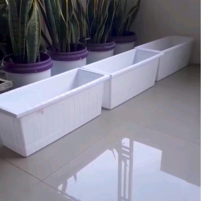 Chantelna_ Pot Bunga Putih Dan Hitam Panjang 60 Cm Model Gentong Kayu Plastik Tanaman