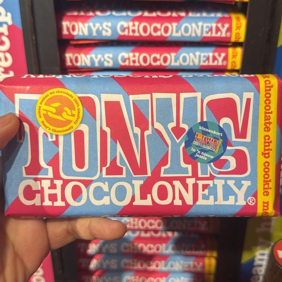 Tony's Chocolonely Milk Chocolate Chip Cookis 32%