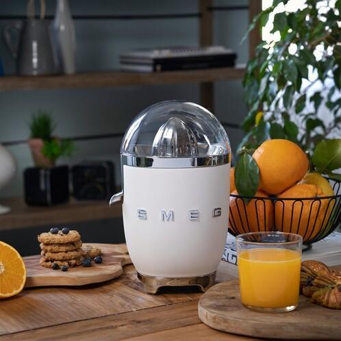 Smeg Citrus Juicer Cjf11 - Pemeras Jeruk Otomatis