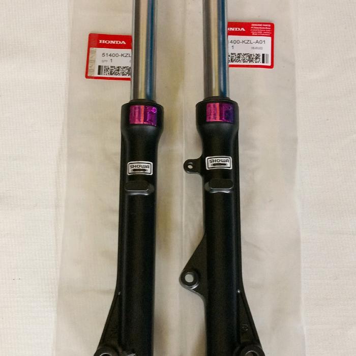 As shock tabung KZL Honda beat fi scoopy fi vario fi vario 110/125 original showa. Asli Kendaraan