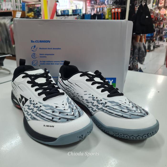 Terlaris Sepatu Spatu Shoes Badminton Bulutangkis Yonex Strike X Strike-X Putih Hitam Original