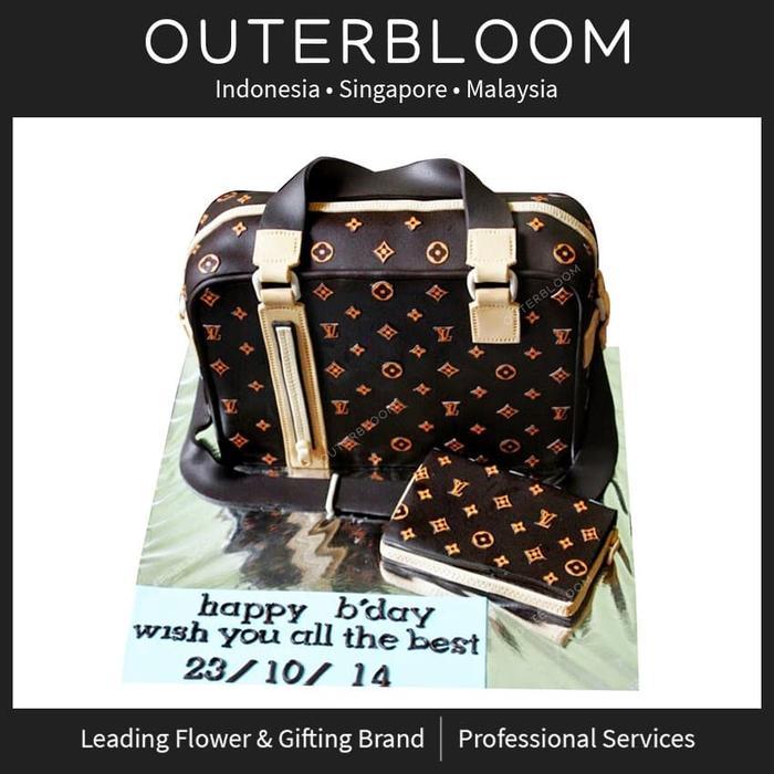 Kue Ulang Tahun Karakter - LV Signature Suitcase Cake