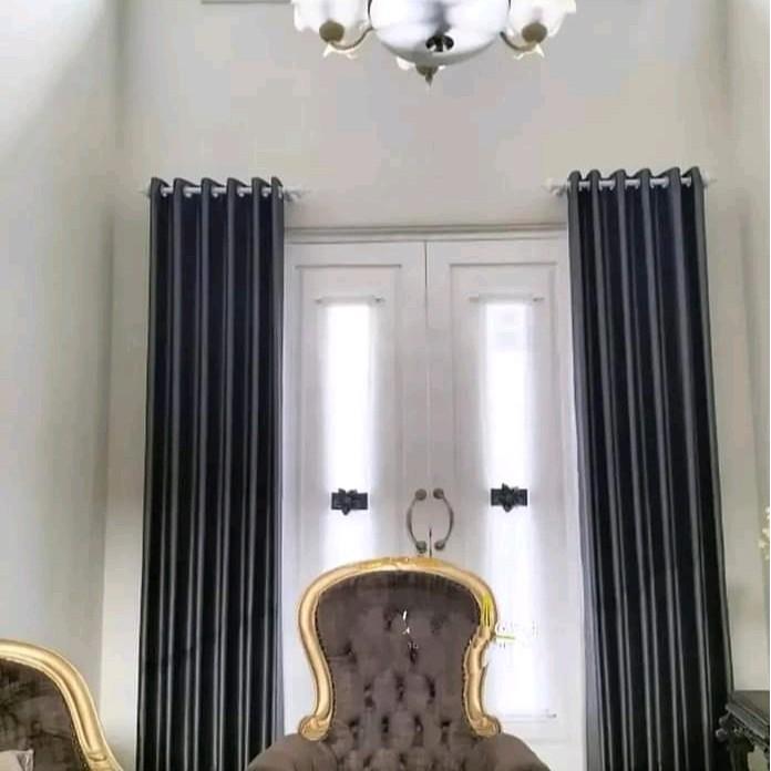 Gorden tirai jendela hordeng blackout ruang tamu