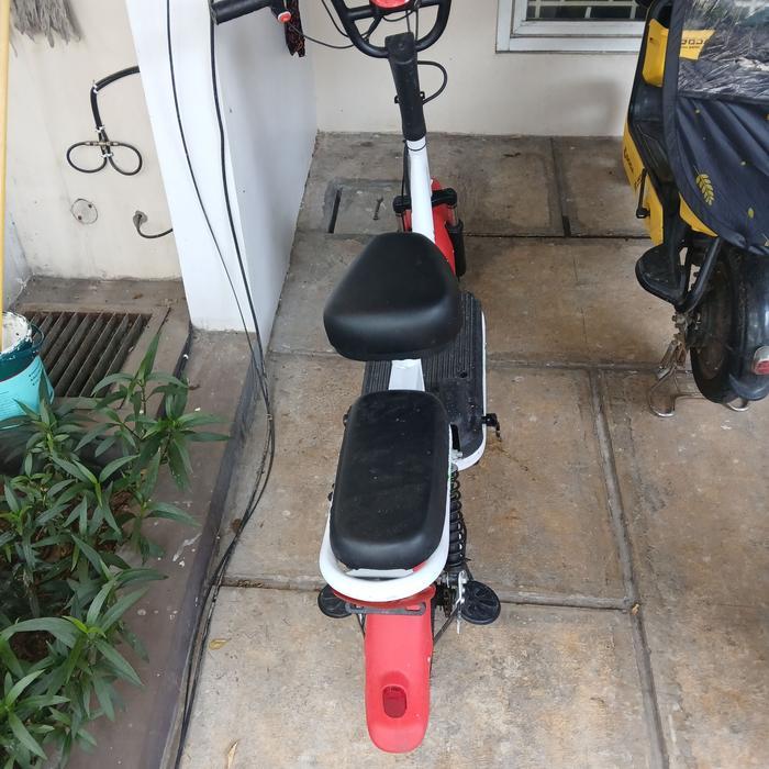 Sepeda Listrik Genio Second