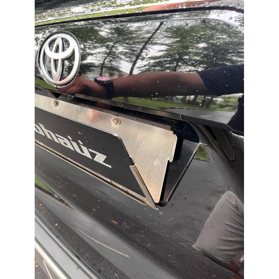 DUDUKAN PLAT NOMOR BESI MOBIL