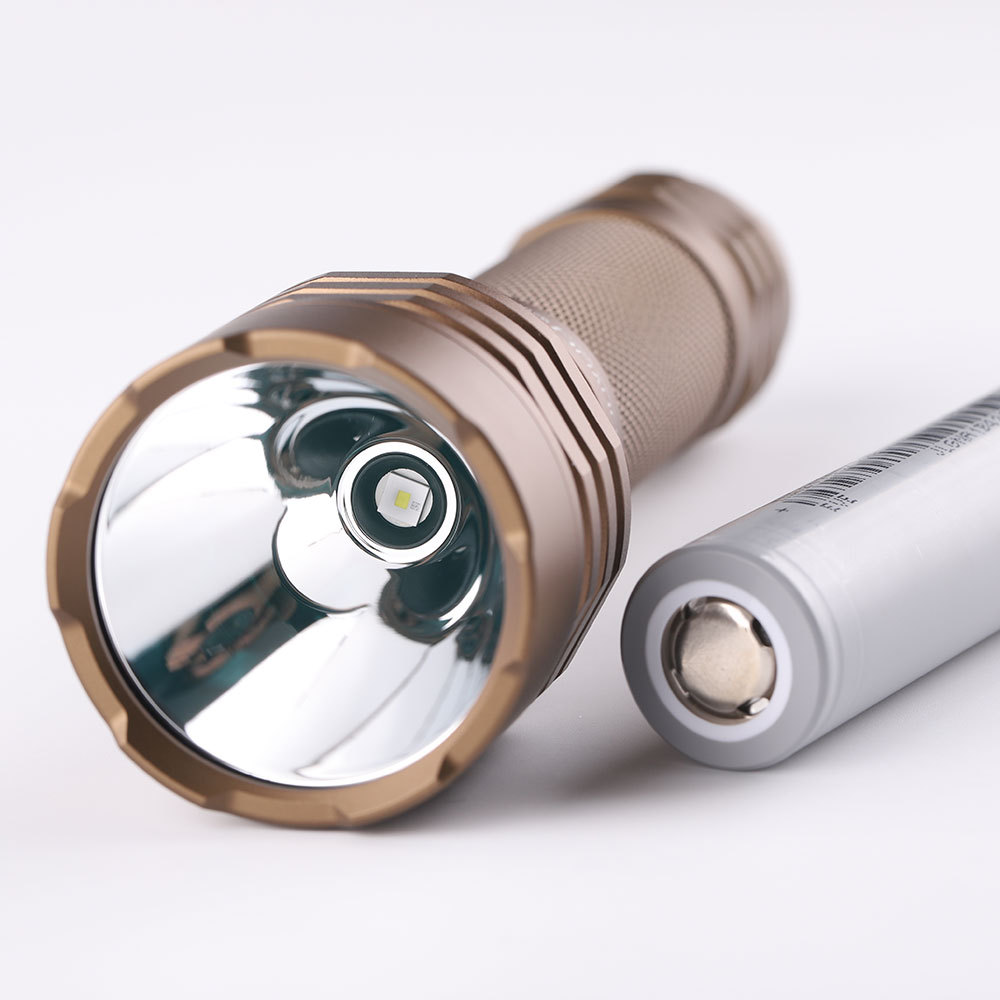 Convoy M21A with KW CULPM1.TG KW CSLPM1.TG 21700 flashlight,with battery inside