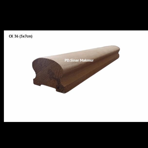 Pegangan railing tangga kayu / Handrail Tangga Kamper Samarinda Oven