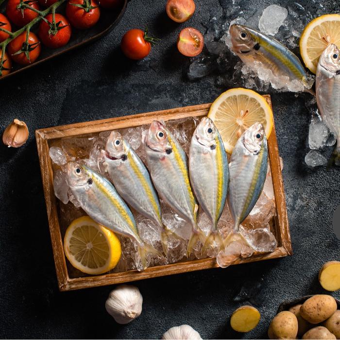 SalmonHU Ikan Selar Segar 1 Kg - Salmon Hu 14-16 Ekor/Kg