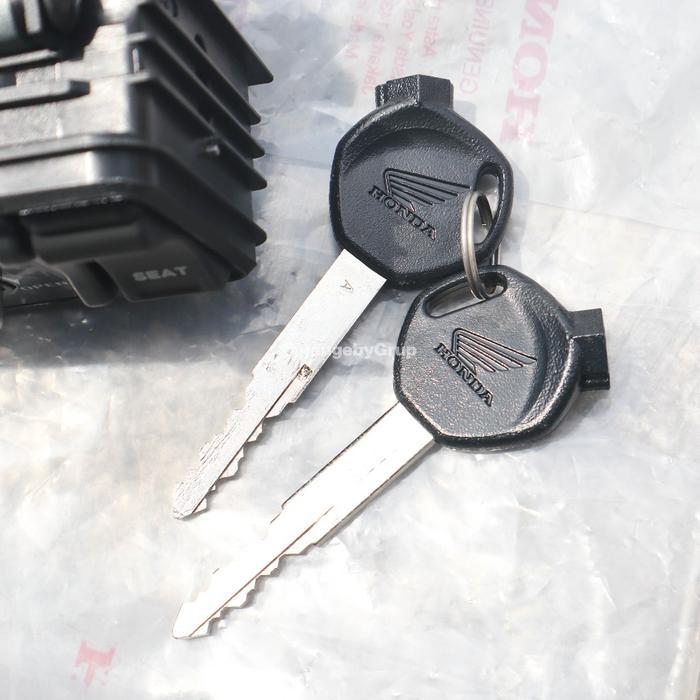 Kunci Kontak Set Beat Deluxe Beat Street Scoopy 2020 Original Resmi Hg
