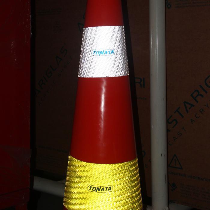 Safety Traffic Cone 90 cm Kerucut Lalu Lintas Tonata 4.3 Kg / Traffic Cone 90cm / Kerucut Pembatas