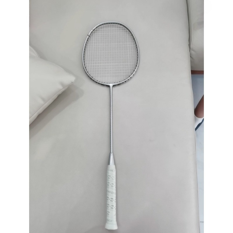 HIGH TENSION 30 LBS Full carbon fiber Kawasaki badminton racket super light strung