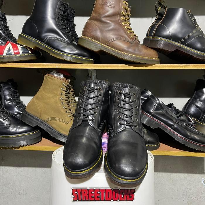 DOCMART SEXON BLACK SECOND ORINAL