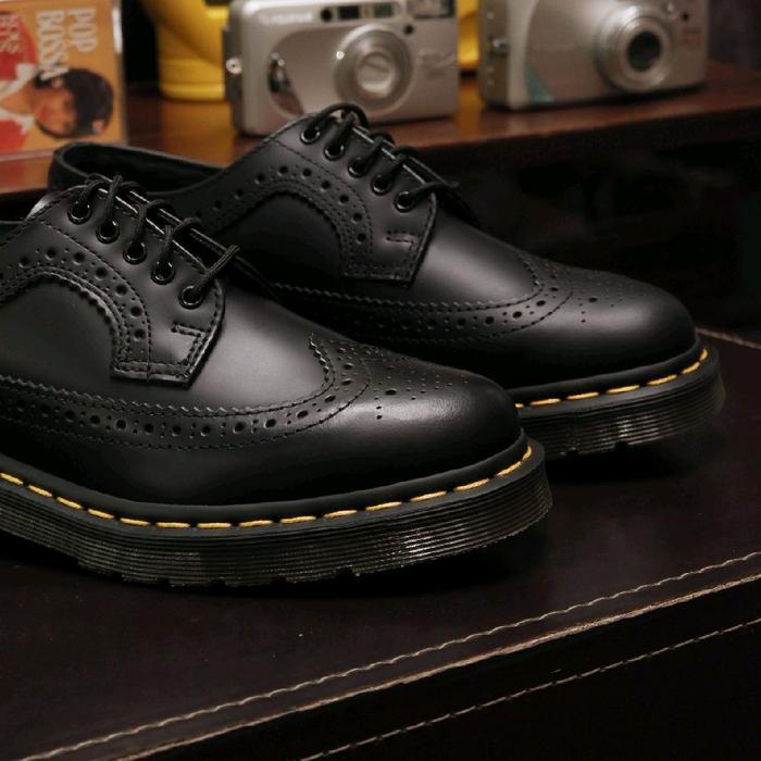 DR. MARTENS 3989 YS BLACK SMOOTH WINGTIP BROGUE ORINAL BNIB