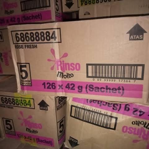 Top Rinso Molto Deterjen bubuk 1 Dus isi 126 sachet 38g