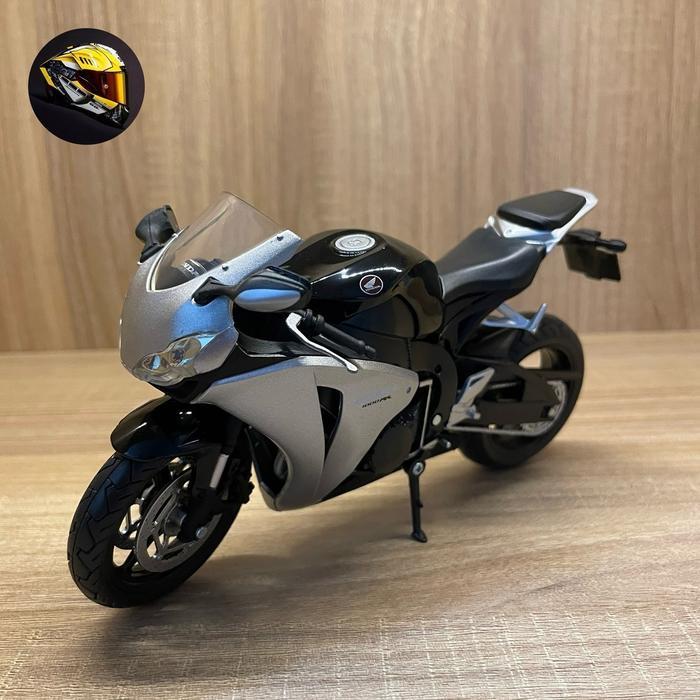 Miniatur motor honda cbr1000 skala 1/12 automaxx