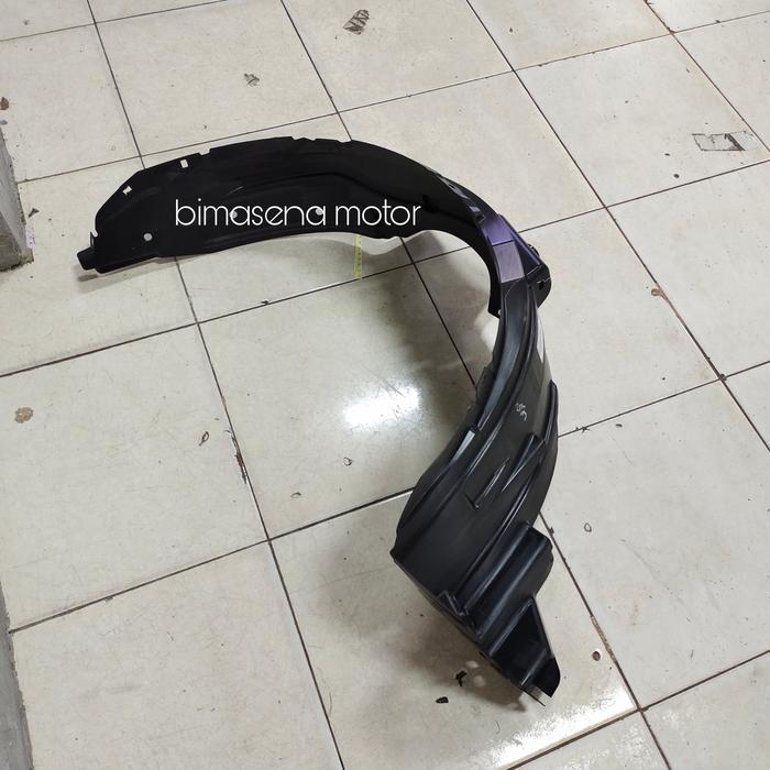 LINER FENDER DEPAN KANAN CALYA
