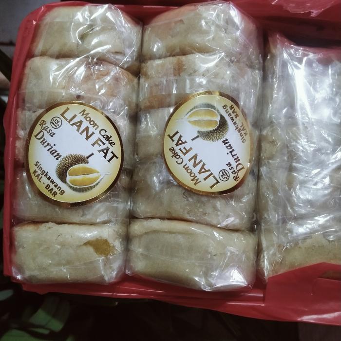 ap1q- Lian Fat Kue Pia Isi 5 Khas Kalimantan [Halal 100 %]