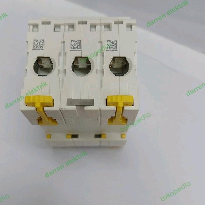 Mcb Schneider Ic60N 3P 32A