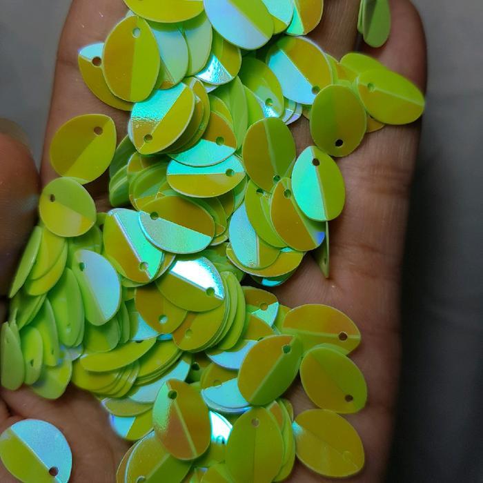 Payet DAUN oval 8x13mm / sequin daun tekuk /sequin lipat /payet daun /payet tekuk / payet daun tetes