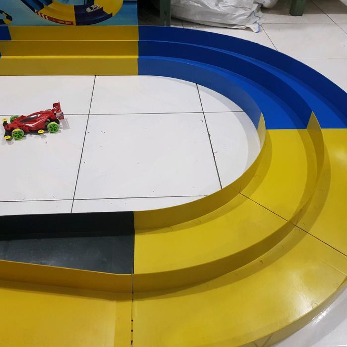 MAINAN LINTASAN JALAN TRACK TAMIYA 2 JALUR - MAINAN TRACK TAMIYA