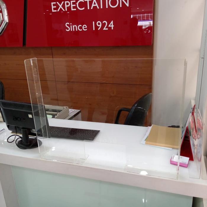 akrilik penyekat /pembatas meja kantor/kasir (60cmx60cm)