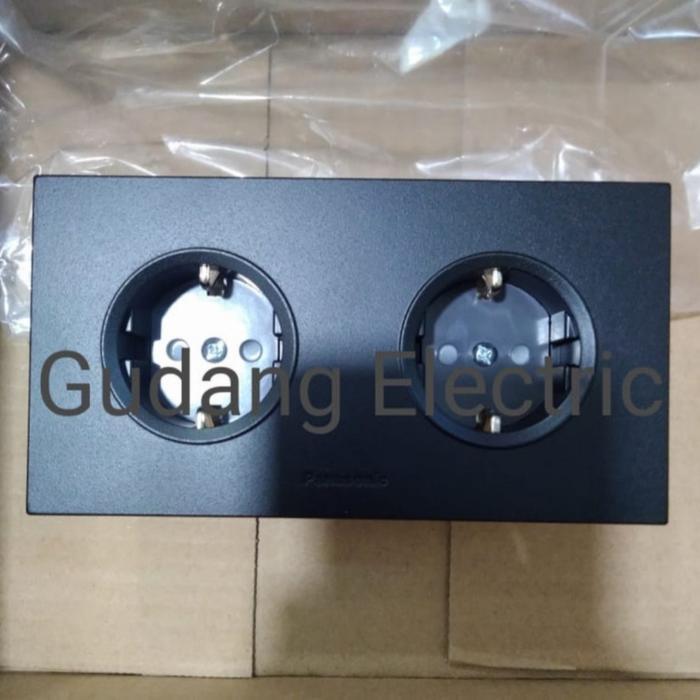 Panasonic Stop Kontak 2 gang Black