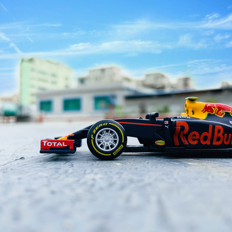 Bburago 1:43 F1 Ferrari Red Bull Racing Mercedes Benz RB16B No. 3 Formula One Die Cast Alloy Car Mod