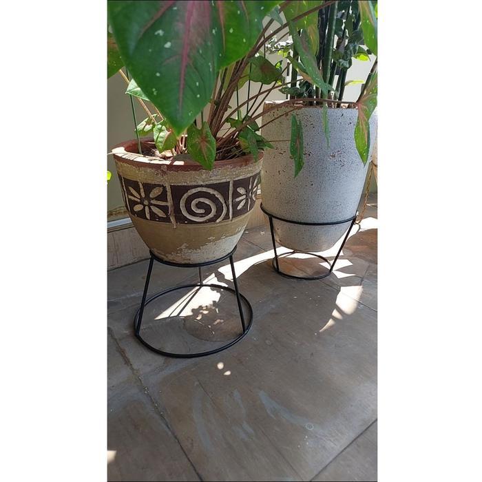 Chantelna_ Besi 6 Mm Standing Pot Lingkaran Bolak Balik / Dudukan Pot Lingkaran / Rak Bunga Besi /