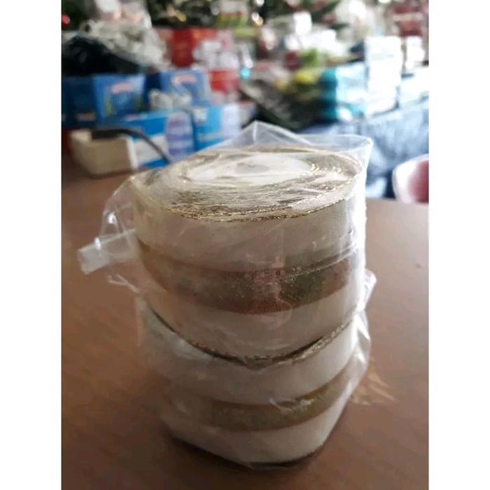 Hiasan Dekorasi Natal Ornamen Pita Kain Warna Putih Motif Renda Gold Emas