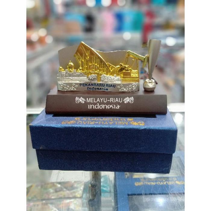 PLAKAT SOUVENIR OLEH OLEH HIASAN PEKANBARU RIAU ORNAMEN DAN ARSITEKTUR KHAS MELAYU RIAU