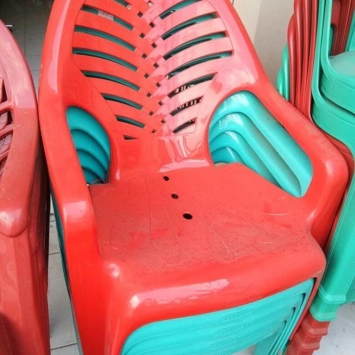 Kursi Santai Plastik Napolly