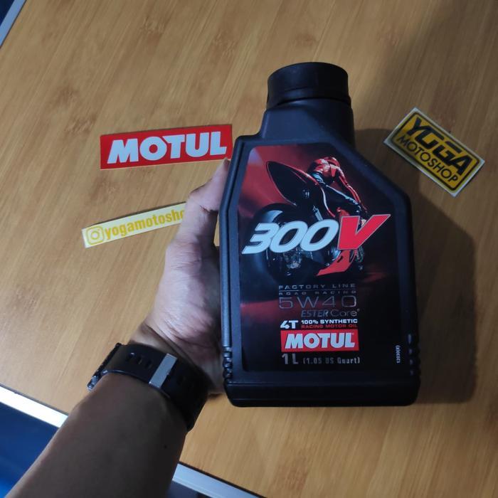 Oli MOTUL 300V 5W-40 4T ESTER Core 1L