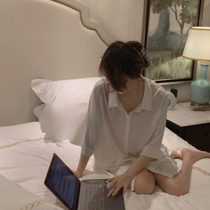 Santaibju- Sexy Kemeja Piyama Dress Tidur Putih Kmj-984 Piyama Dress Es Silk Kemeja Wanita Baju