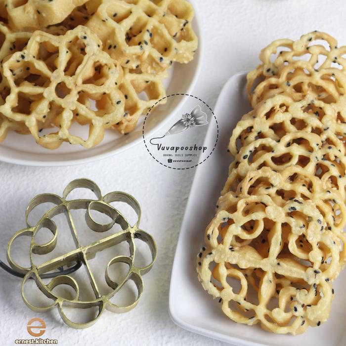 Cetakan Kembang Goyang Kuningan Cetakan Kembang Goyang Tradisional