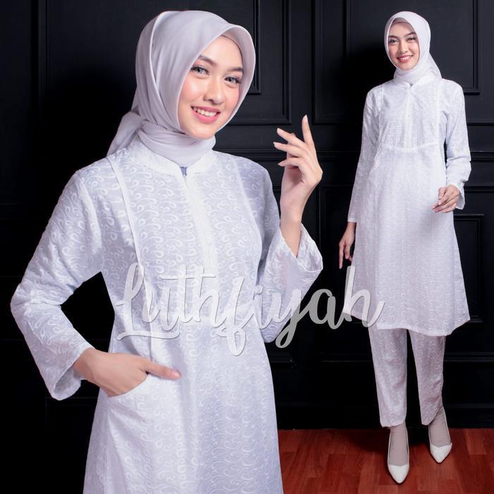 Stelan Celana Set Bergo Sarung Tangan / Tunik Celana Umroh Putih Katun Jepang Bermotif Timbul Polos