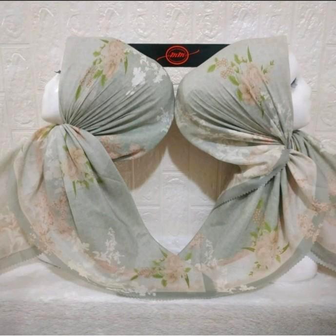 Hijab Segi Empat Voal Motif Bunga Sage Mint