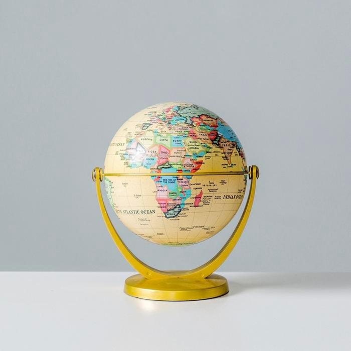 Aj' Globe Pajangan Miniatur Bola Dunia Atlas Ornamen Dekorasi Ukuran Kecil Diameter 10,6 Cm